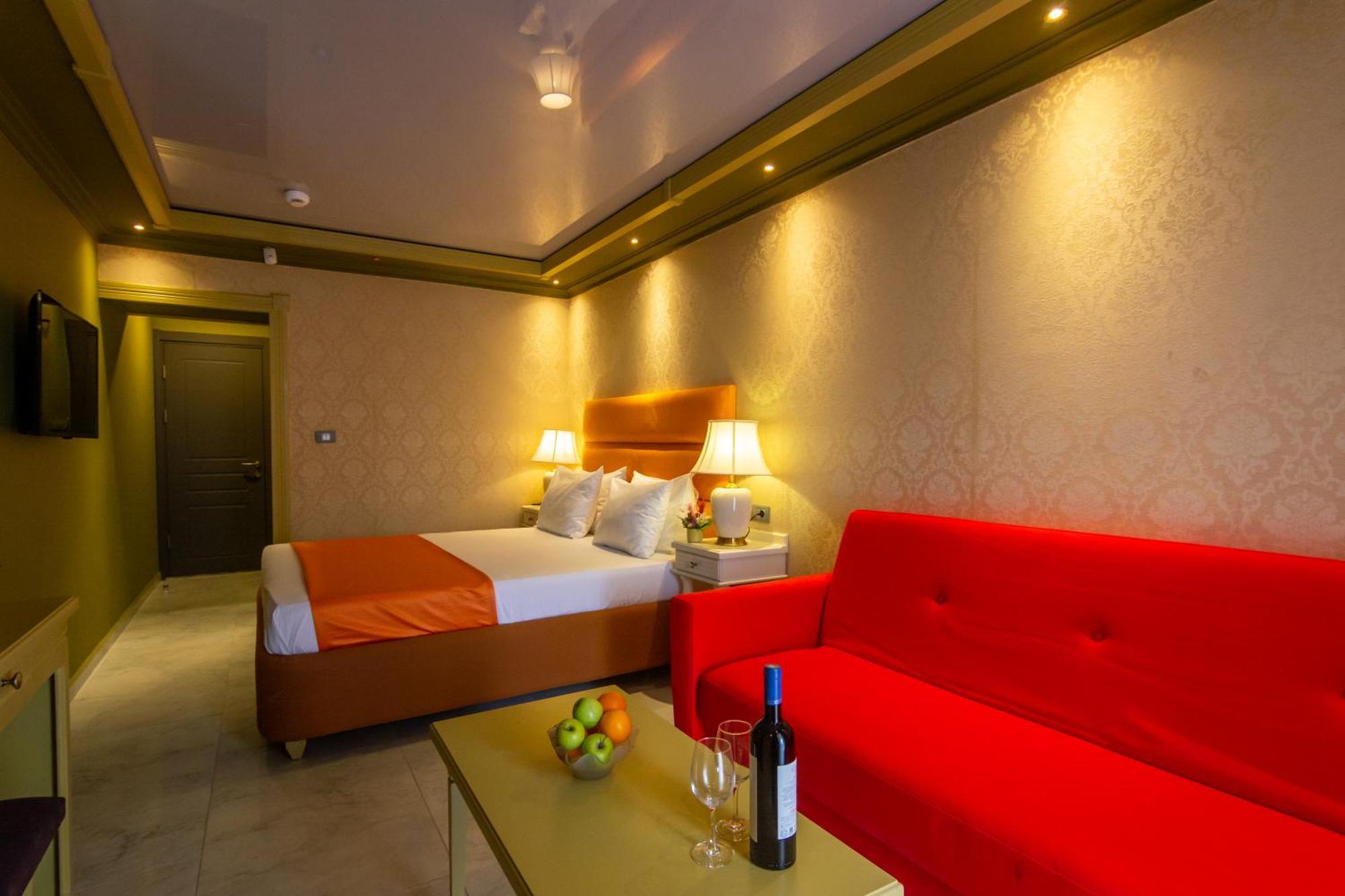 Hotel Craiova By Phoenicia Blue View Olimp Exterior foto